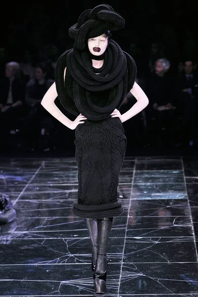 Look 19
